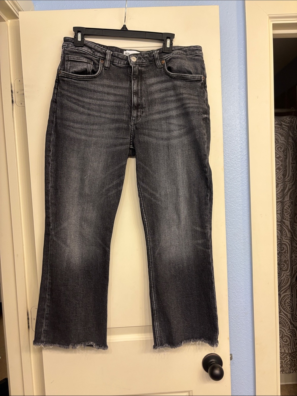 Zara women Washed Black Relaxed wide leg crop Jeans 10 fray hem